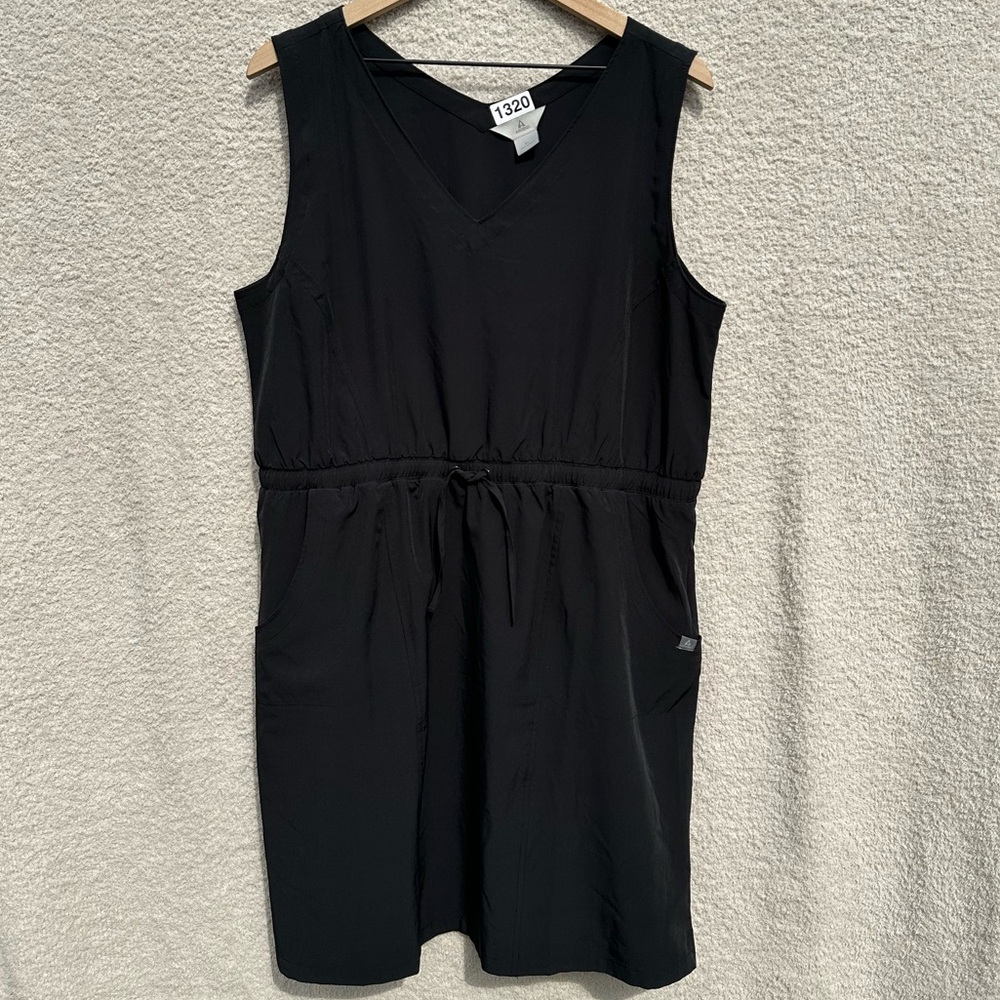 Ascend Black Sleeveless Dress XL Cinched Waist Athletic Casual Pocket Dress